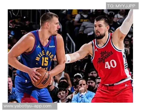 布克回应连吃两次技术犯规称裁判未看见错误导致掘金获得球权